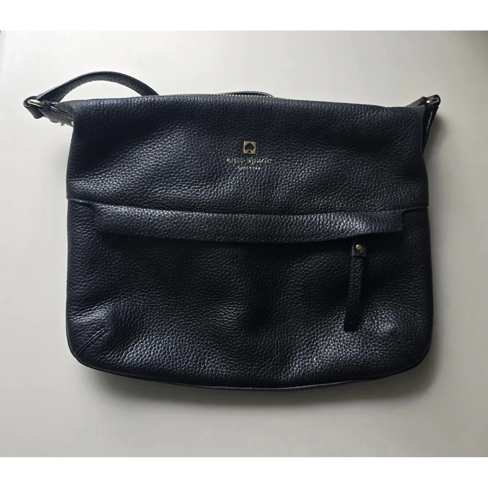 Kate Spade New York Black Pebbled Leather Crossbody‎ Bag Gold Hardware Zip Top